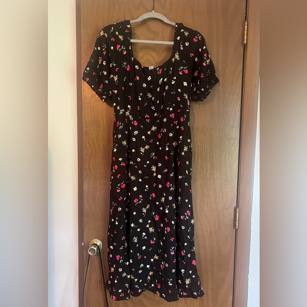 Old Navy BNWT black floral dress